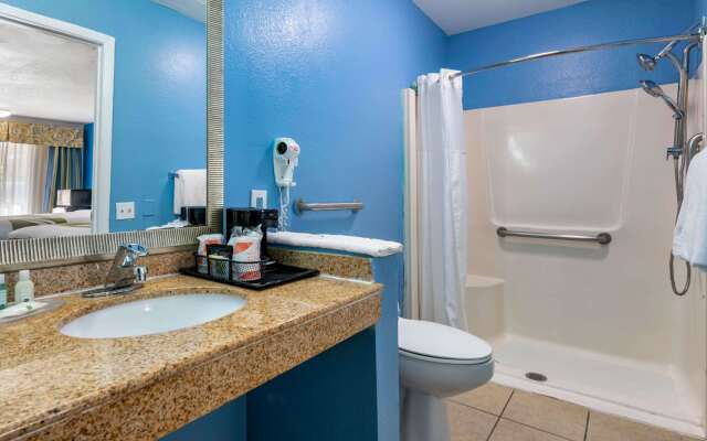 Quality Inn Sarasota North Near Lido Key Beach