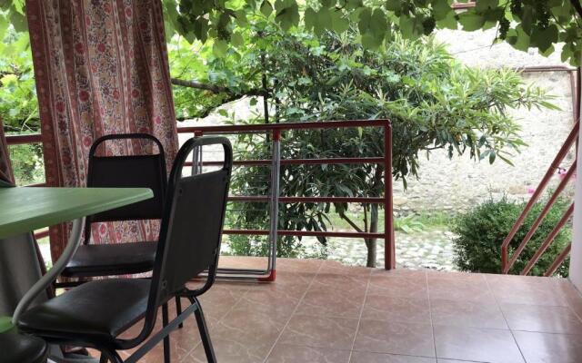 GREENSHUTTERS