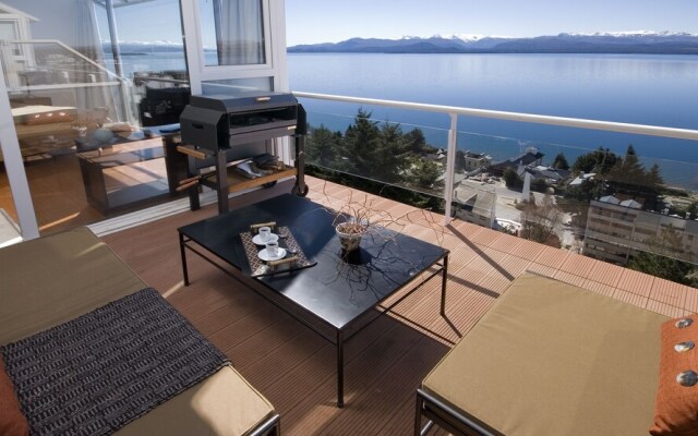 Luxury 3-Bedr Penthouse Lake Views TD3