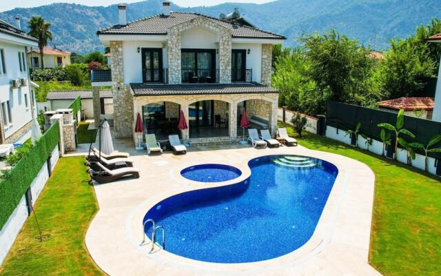 Remarkable Private 4-bed Villa in Dalyan With Pool
