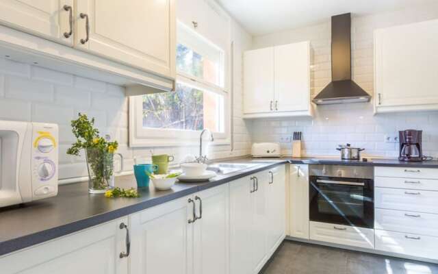 Apartment - 4 Bedrooms with Pool and Sea views - 107154