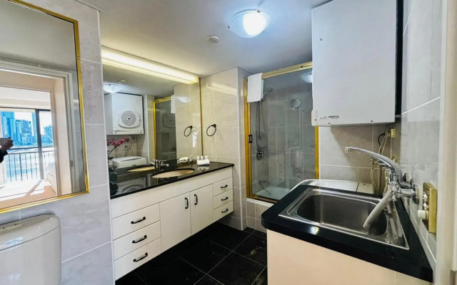 River Plaza Apartments