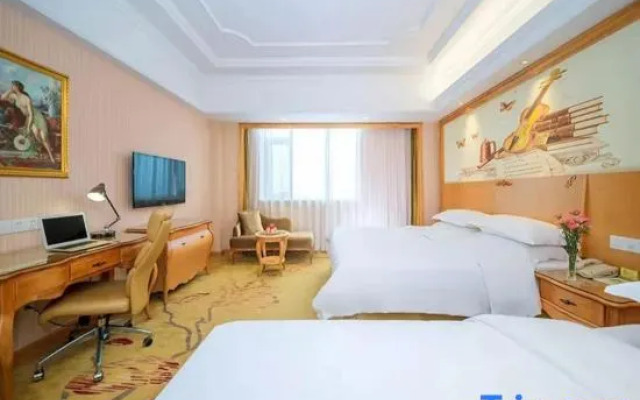 Yicheng Lanbowan Hotspring Holiday Hotel