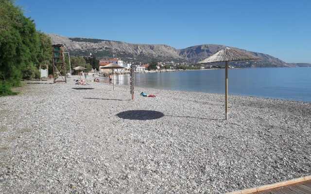 Seafront Studios & Apartments