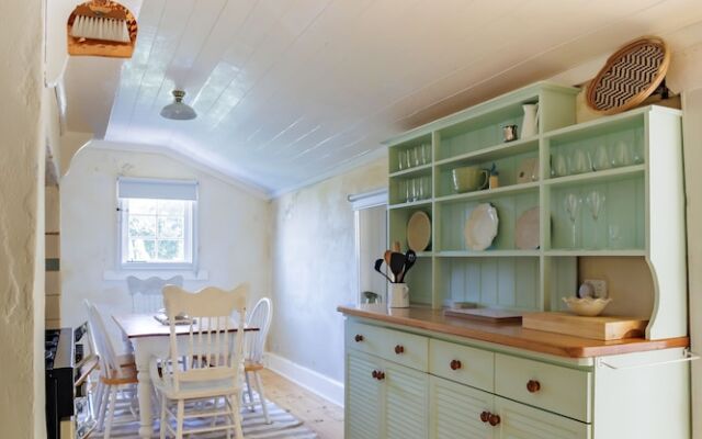 Wollaston House by the BnB Collection