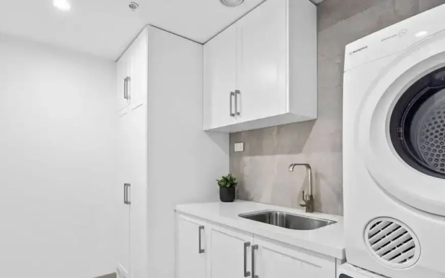 Beach Street Luxury 3 Bed With Beach Bay Views