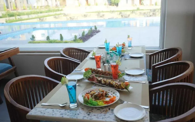 Evara Spa & Resort