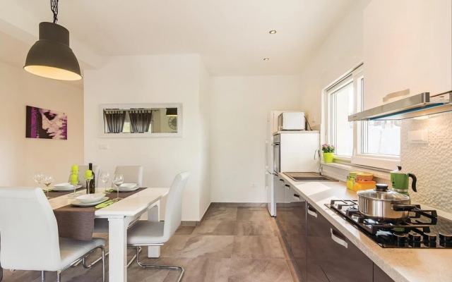 Beautiful Home in Cetinici With Wifi and 3 Bedrooms