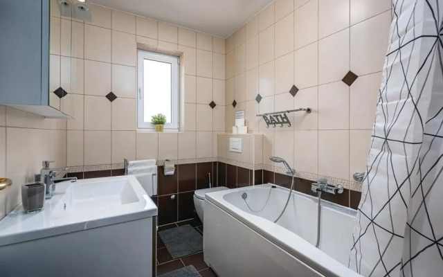 Nice Home in Lovrecica With Wifi and 3 Bedrooms