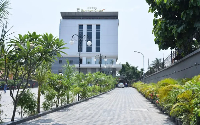 Hotel Saffron Crest