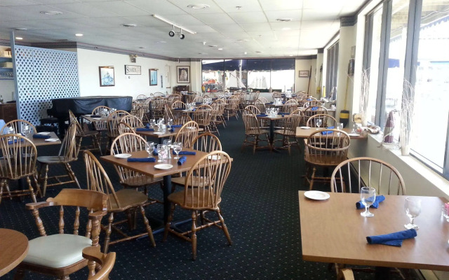 Boothbay Harbor Inn