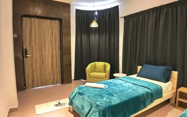 iBook6 Deluxe Family Suite for 4 by iBook Homestay