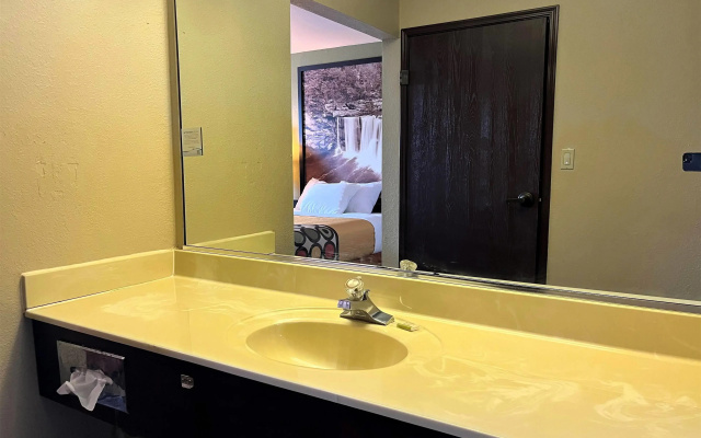 Super 8 by Wyndham Madison IN