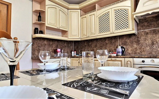 Apartment Good House on Griboyedov Street