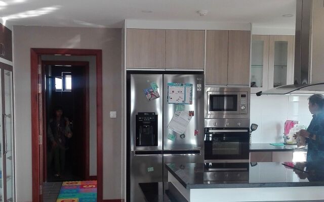 Malis the Residence & Hotel