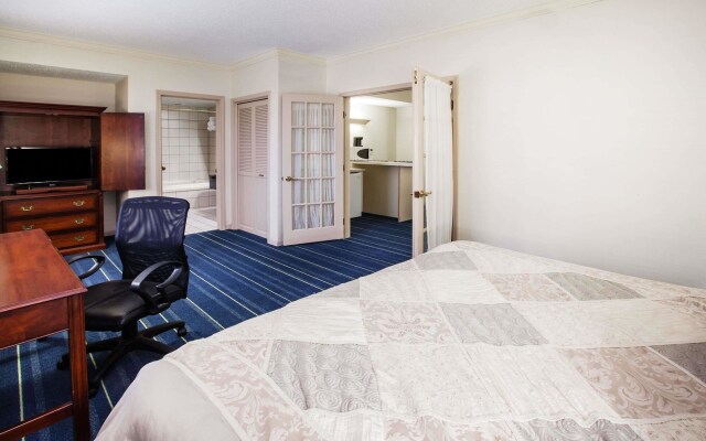 Days Inn by Wyndham Midland