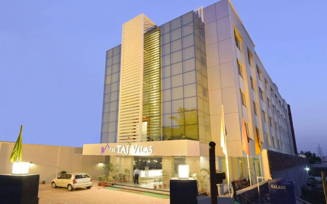 Taj Vilas