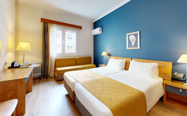 Lucy Hotel