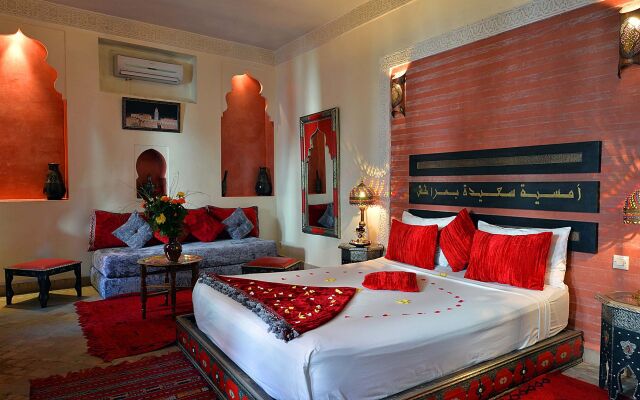 Riad La Porte Rouge By La Siredrah