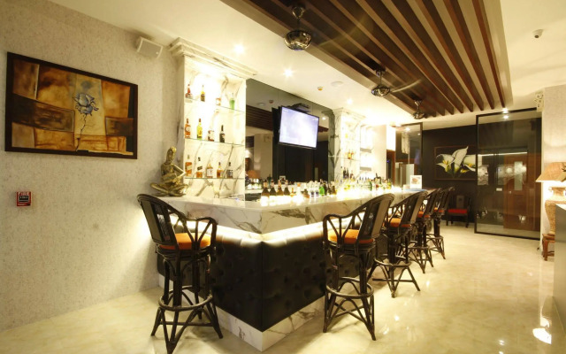 Hemingways Silk Hotel