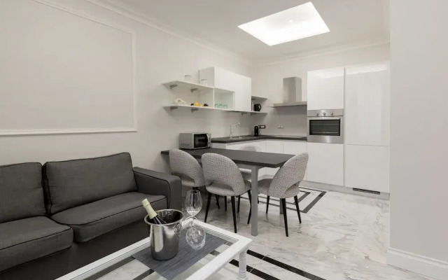 Aurora Luxury Suites