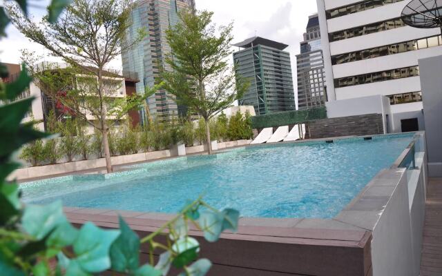 Quad Suites Silom