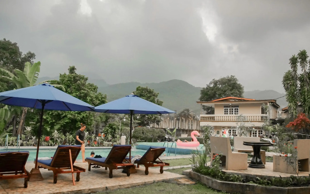 Residences by RedDoorz near Taman Safari