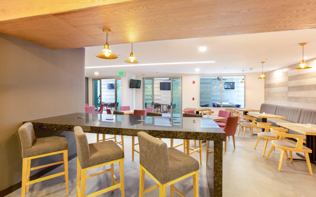 Holiday Inn Express San Jose Forum by IHG