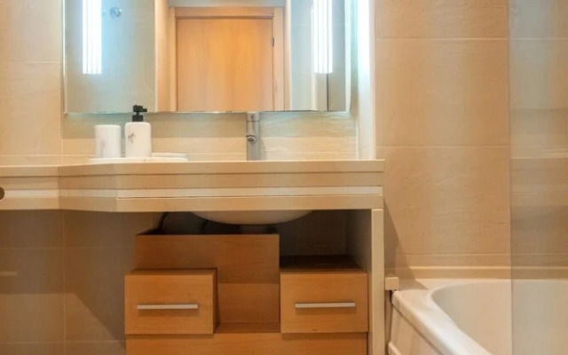 Modern 2-bedroom Flat in Odivelas