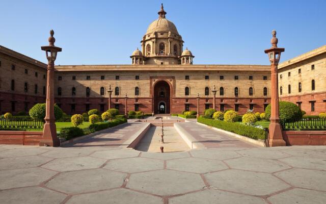 Hotel Mandakini Palace