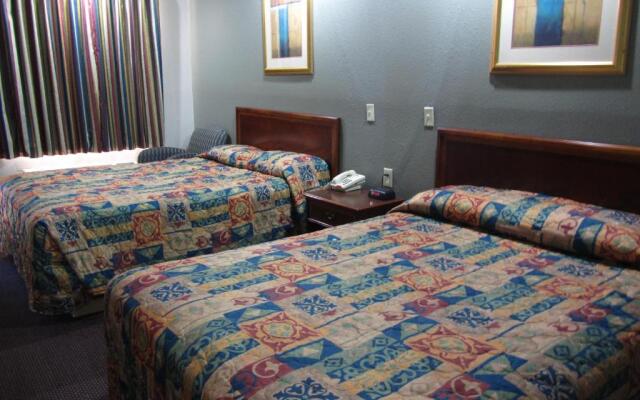 Hallmark Inn & Suites