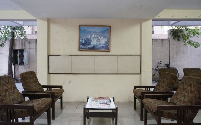 OYO 22312 Hotel Nandanvan