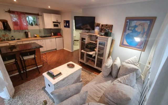 Crescent Cottage, where the ocean meets the forest