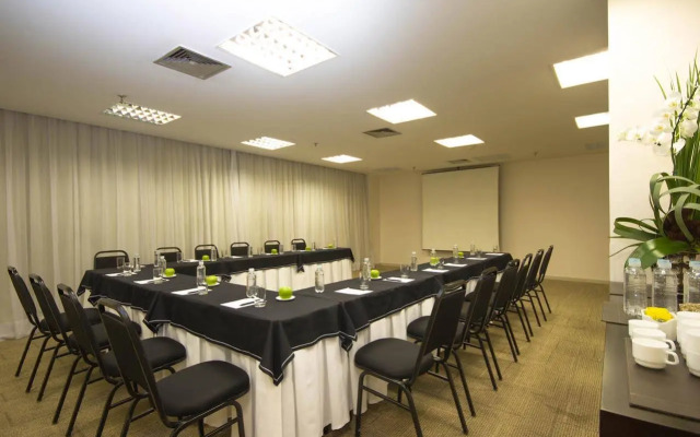 Naoum Hotel