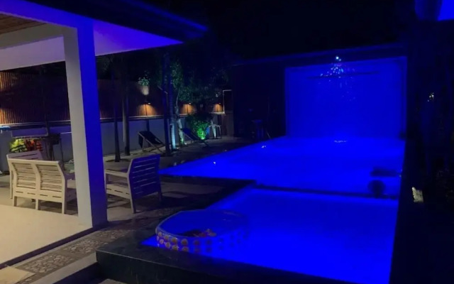 Lets Chill Pool Villa Najomtien Sattahip