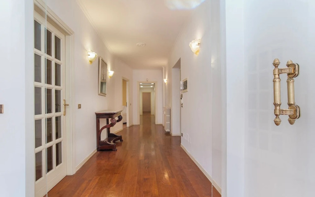 Eur Luminous And Large Family Terrace Apartment