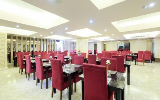 Travellers Hotel Phinisi