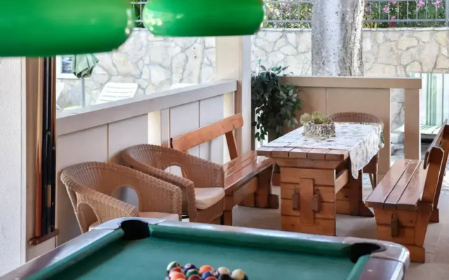 Peaceful Island Haven With Pool, BBQ & Games Area
