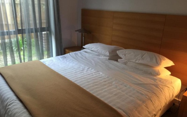 Beachside Apartments – Guest Rooms – Melbourne