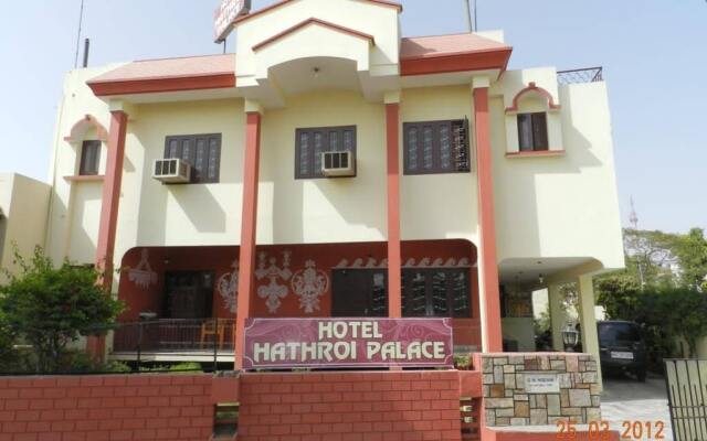 Hotel Hathroi Palace