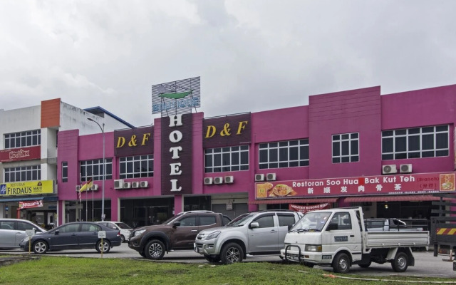 OYO 498 D&F Boutique Hotel Senawang