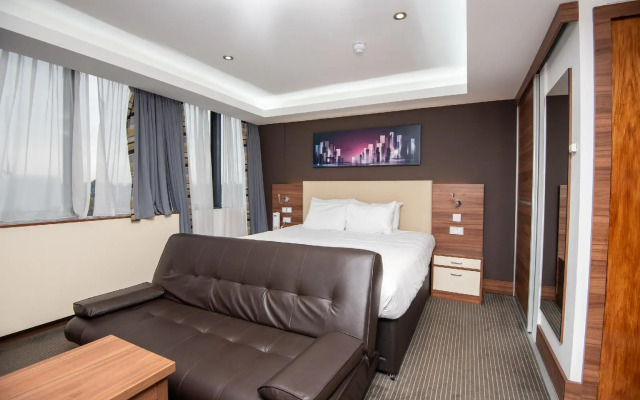 OYO Livin’ Serviced Apartments