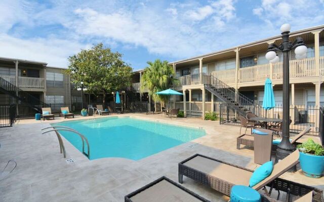 Tx Home Group - Uptown Galleria