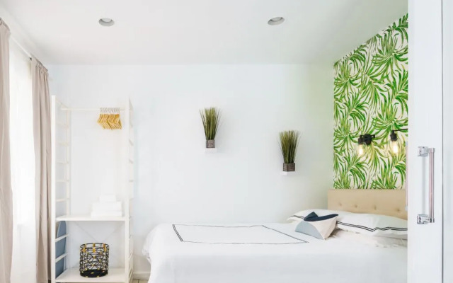 United Nations Suites