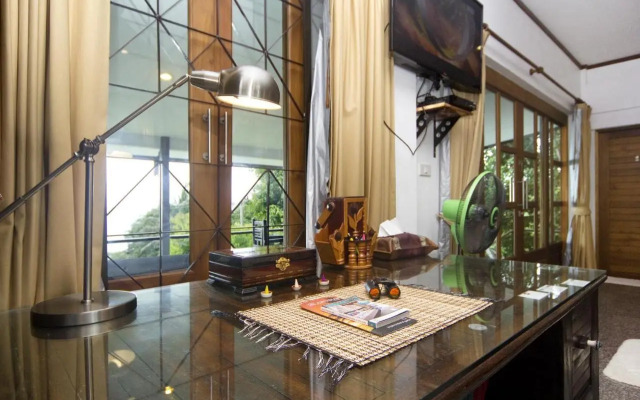 The Green Palm