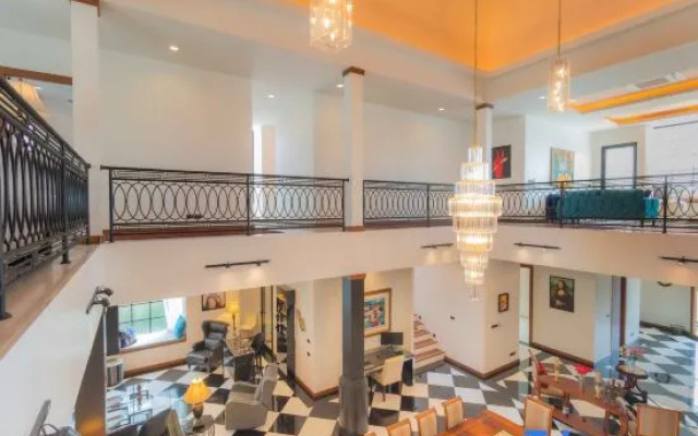 Villa Viola 7 Bedroom, Fully Staffed, on the Golf Course