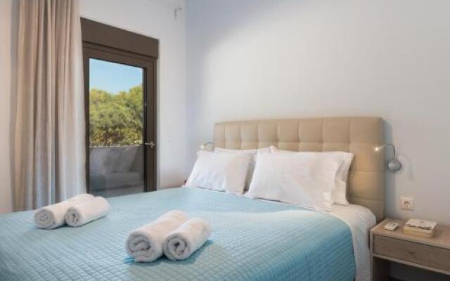 Niovi Seaside Suites