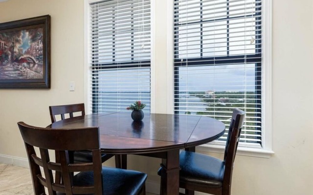 Florencia 707 by Meyer Vacation Rentals