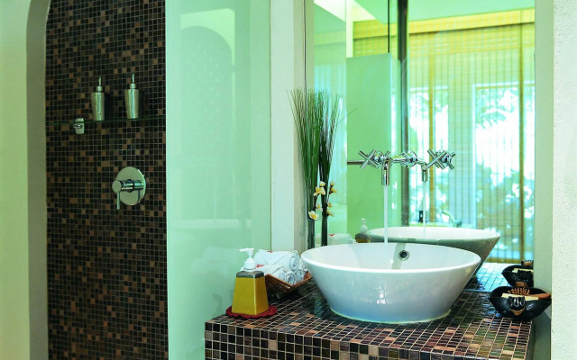 Veranda Pool Villas & Suite