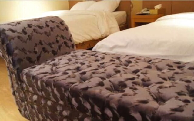 Two Be In Tourist Hotel